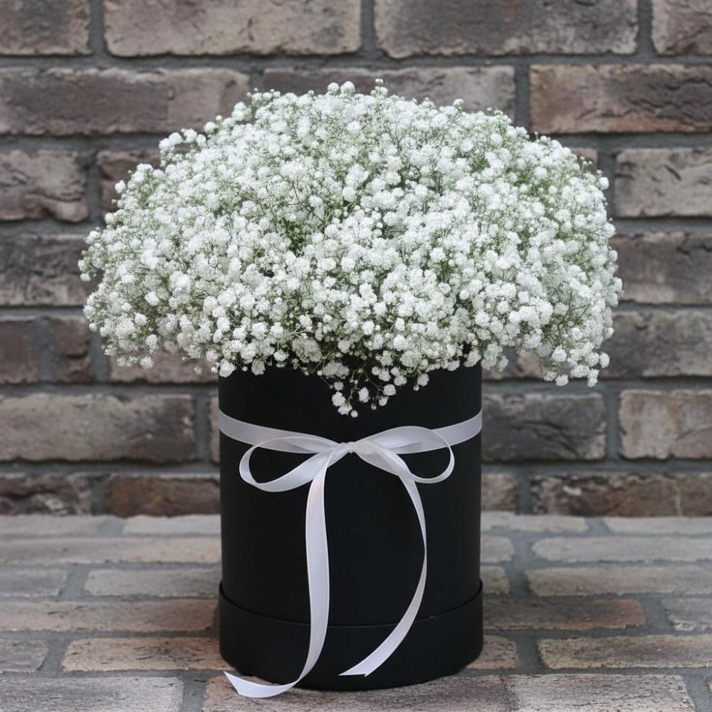 Цветочная композиция из Гипсофила в шляпной коробке в Некрасовской