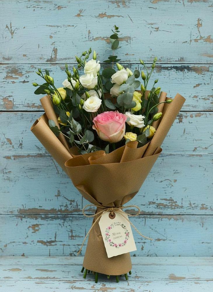 Букет цветов из: Розы и Лизиантусы в Некрасовской