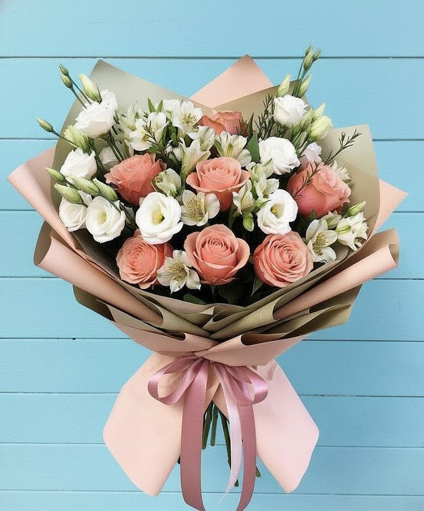 Букет цветов из: Розы, Альстромерии и Лизиантусы в Некрасовской