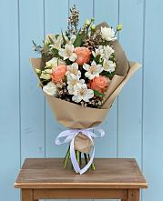 Букет цветов из:  Альстромерии, Лизиантусы, Розы и Хризантемы #REPLACE_PRED# Некрасовской