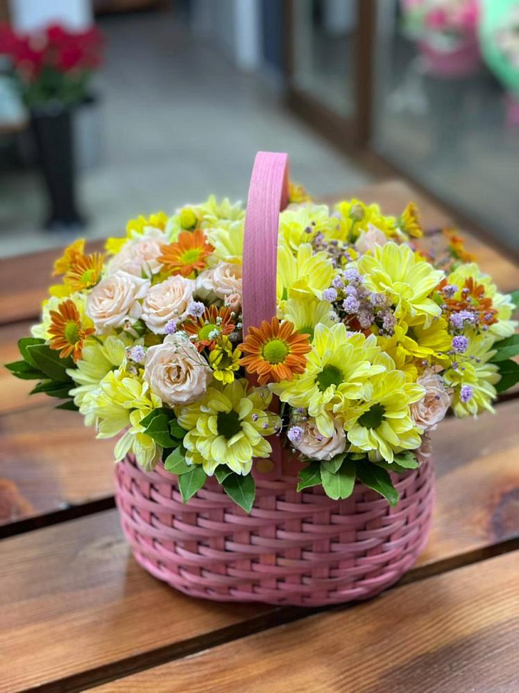 Цветочная композиция из Хризантемы и Розы в корзине в Некрасовской