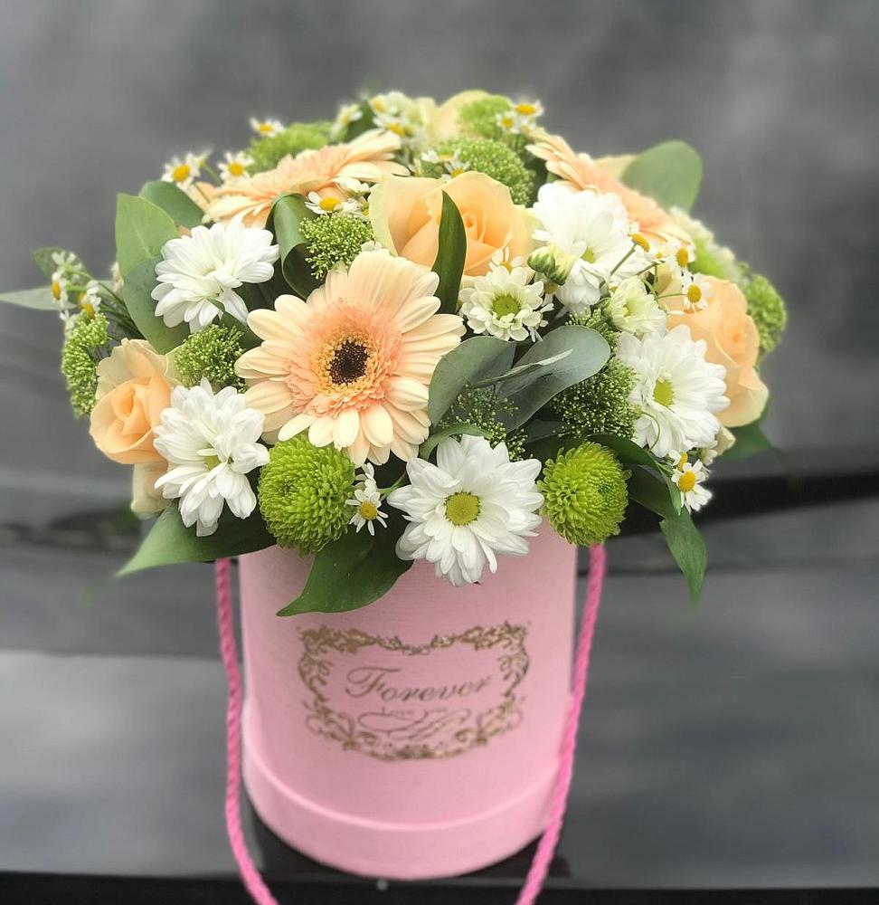 Цветочная композиция из Розы, Герберы и Хризантемы в шляпной коробке в Некрасовской