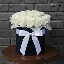 Цветочная композиция из Розы в шляпной коробке в Некрасовской