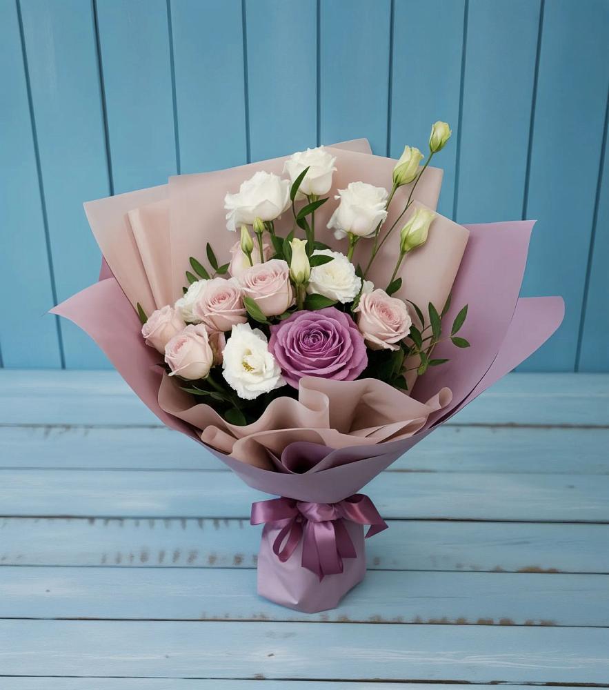 Букет цветов из: Розы и Лизиантусы в Некрасовской